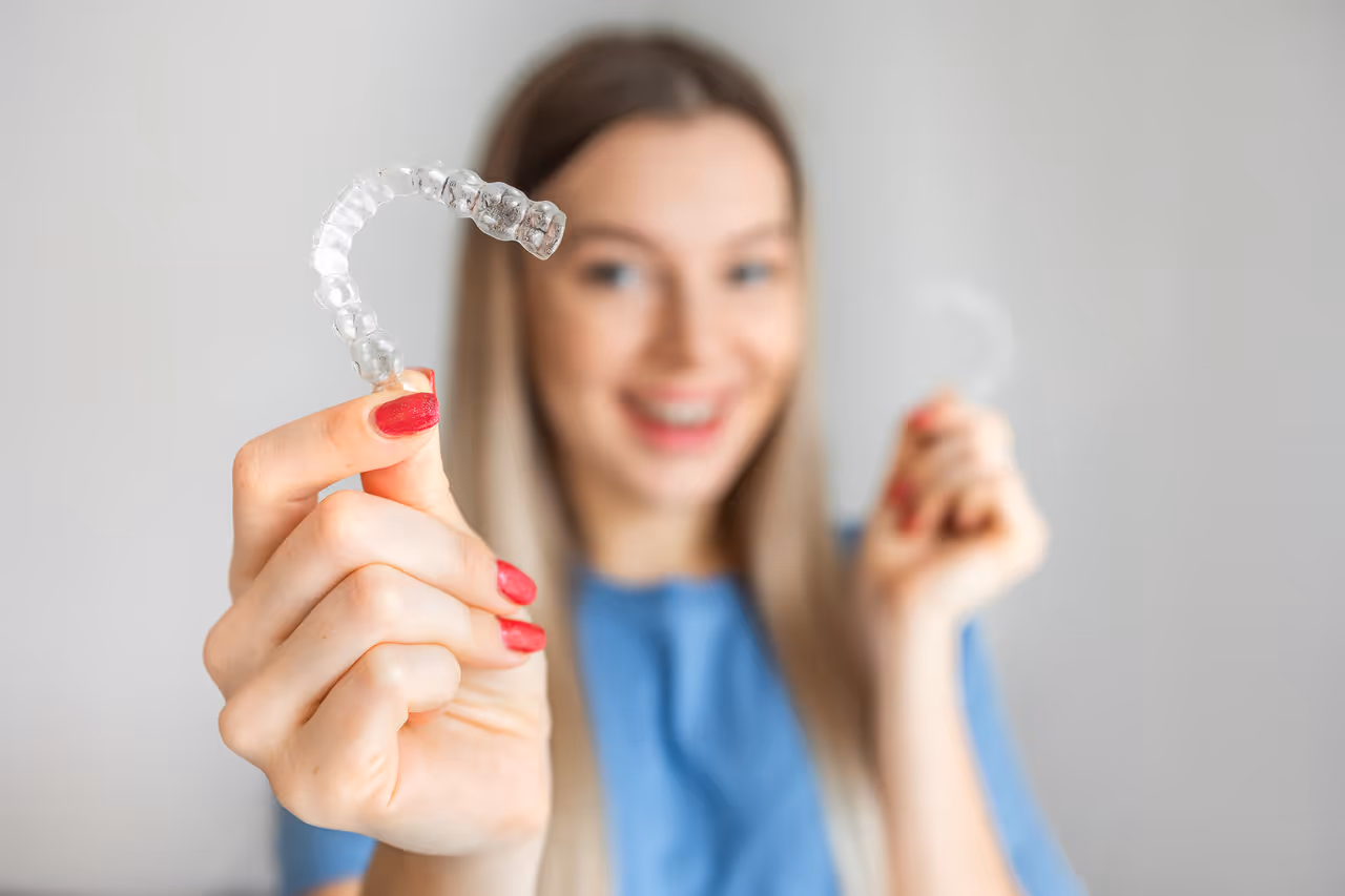 What does an Invisalign do?